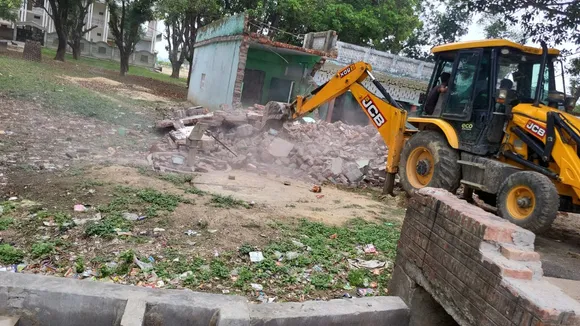 Bulldozers ran five illegal madrasas Shravasti