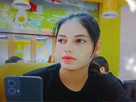 A girl who returned from Delhi committed suicide