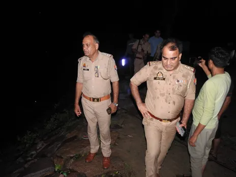 Hamirpur में Yamuna नदी के पंप कैनाल में फंसे मिले महिला और पुरुष के एक दूसरे से बंधे शव