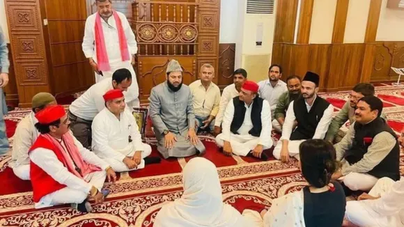 akhiesh meeting mosque