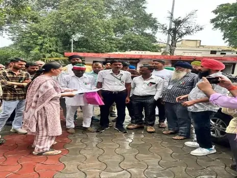 भ्रष्टाचार के खिलाफ उठाई आवाज