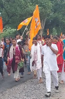मातृशक्ति ने पैदल यात्रा कर किया जलाभिषेक