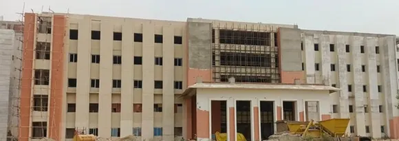 न्यू ककरा सिटी में निर्माणाधीन नगर निगम का भवन।