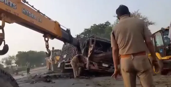डीसीएम में लगाई आग