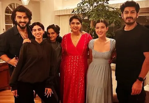 Arjun Kapoor with her sisters