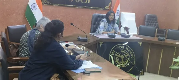 बरेली में नाथ कॉरीडोर के विस्तार पर चर्चा करते हुए सीडीओ देवयानी