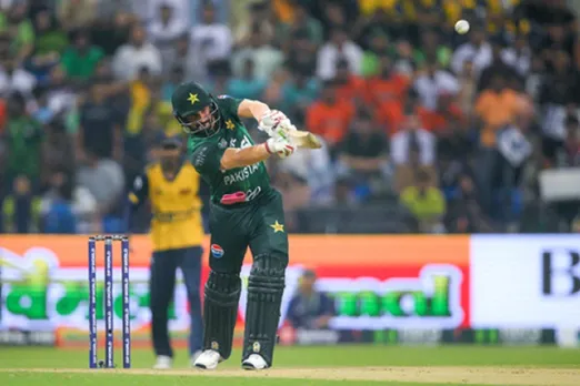 pakistani cricketer hit ball