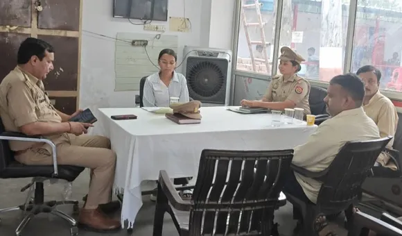 रोजा थाना जनपद शाहजहांपुर मिशन शक्ति अभियान के अंतर्गत थाने में रविवार को सुगन सिंह 1 दिन के लिए थाना प्रभारी बनाया गया