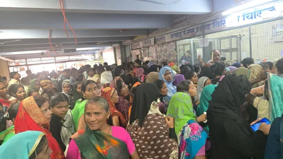 शाहजहांपुर मेडिकल कालेज उपचार के लिए उमडी भीड