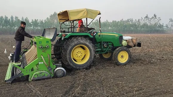 महंगाई की मार, फिर भी खेत में प्यार – किसान जारी रखे मेहनत