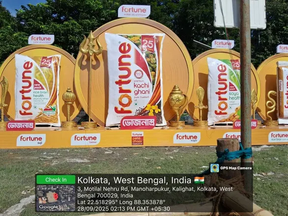 ‘Ek Chala Durga’ inspired installation at Deshopriyo Park 1