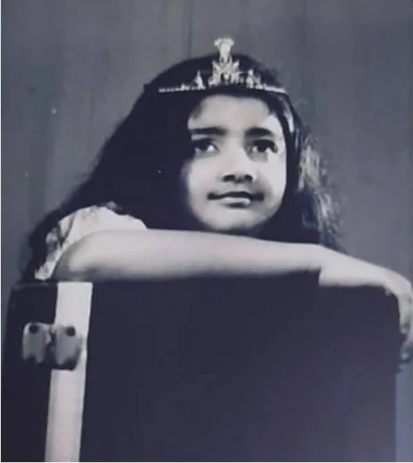 Divya Unni childhood photos ng 2