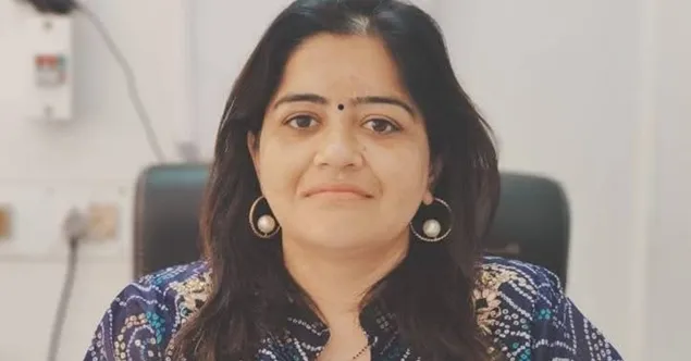 Dr Aninda suggests asking open-ended questions in a comforting tone, without dismissing the individual’s feelings or resorting to comparisons.
