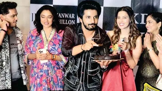 TV Actor Kanwar Dhillon Celebrates His 32nd Birthday with Friends and Media