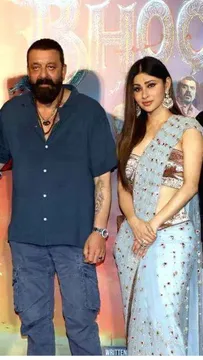 Jab dil 'young' rehta hai--toh age matter 'nahi' karta," insists hero Sanjay Dutt at ghostbuster-blockbuster The Bhootnii' terrific trailer launch ! by Chaitanya Padukone