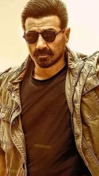 Jaat First Review: Sunny Deol Shines, Randeep Hooda Terrifies as the Villain