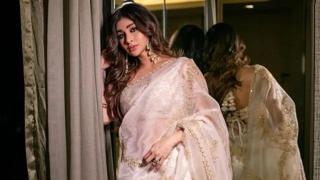 Mouni Roy Dance Video: Her Stunning Performance Shines on International Dance Day