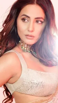 Hina Khan Slams Pakistani Fans for Abuses, Says 'Unfollow Me, I Don't Care'