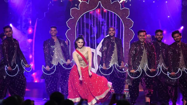 Three Legends, One Stage: Rasha Thadani Celebrates Madhuri, Raveena, and her Nana Ravi Tandon at the 23rd Zee Cine Awards 2025
