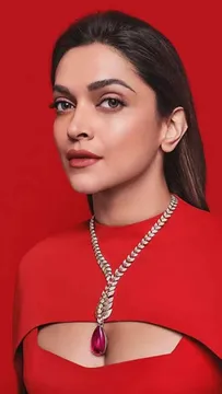 Deepika Padukone Makes History as First Indian Actress on Hollywood Walk of Fame