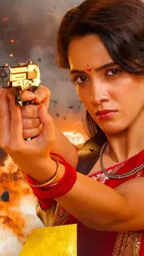 In Zee TV’s new show Jagadhatri-- Sonakshi Batra excels in 'dual-avataar' as (Agent JD) daring super-cop--who endures humiliation at home ? supported by Farman Haider and Sayantani Ghosh !! by Sr. Journalist Chaitanya Padukone