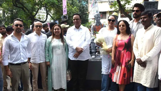 Did Sonakshi Sinha-Zaheer Iqbal become brief 'traffic-stoppers' at Sangeeta Babani's 'sculpted tea-break' unveiling ? by Chaitanya Padukone