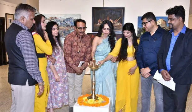 Actress Nikita Rawal, Aashtha Rawal & Satyamvada Singh inaugurates Artist Inderjeet Grover Art Exibition Journey