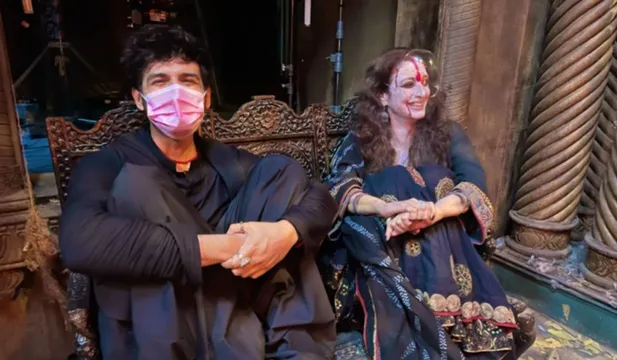 Kartik Aaryan and Tabu's photo is getting viral, Know the reason!... By Richa Mishra