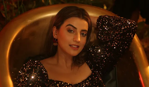 Swiss Beauty collaborates with actress Akshara Singh as a beauty partner for her new song