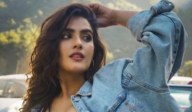 Middle Class Love Actress Kavya Thapar who has never fallen in love in real life, says, "Saisha's character made me witness what real love is all about."