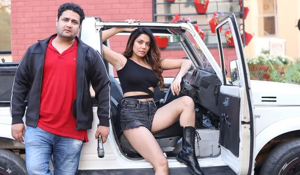 What makes director Dinesh Sudarshan Soi a popular choice among influencers and artists