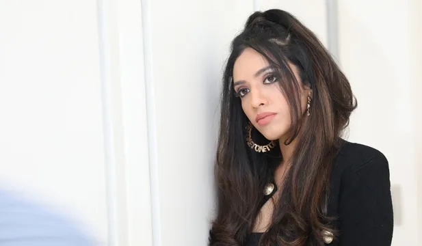 Singer Raveena Mehta impresses London Uber drivers with an impromptu rendition of the Iconic song ‘Aap Ke Nazron Ne Samja’ originally sung by Lata Mangeshkar