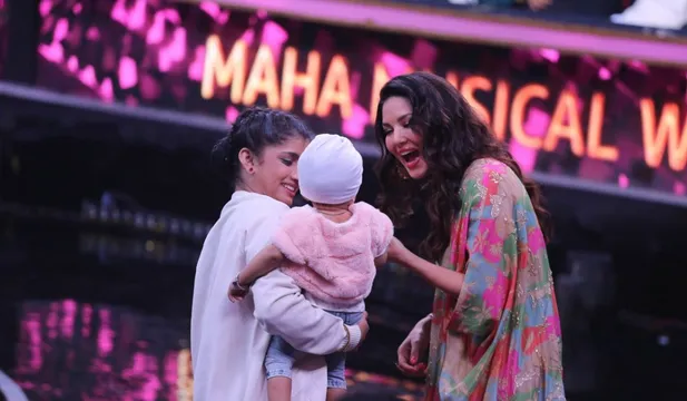 Super Mom Sunny Leone talks about the struggle every working mother faces while balancing her work-life & motherhood