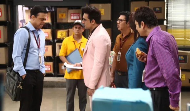 Why has Rajesh opted for an early retirement? Find out on Sony SAB’s Wagle Ki Duniya