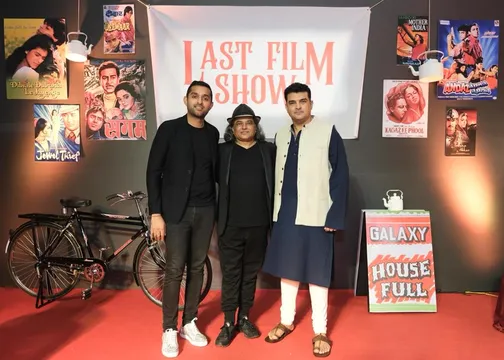 Last Film Show receives Standing Ovation from Bollywood celebrities at Mumbai premiere!