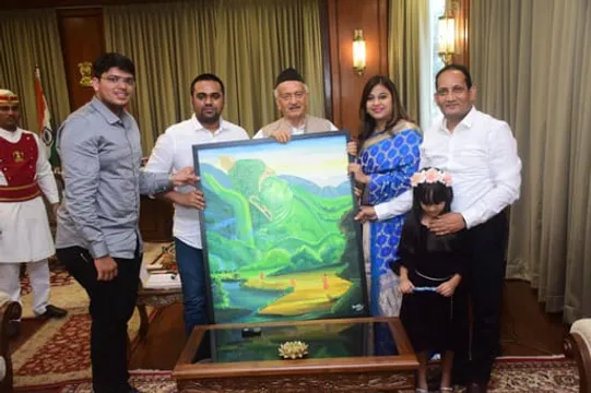 PAINTER SHITAL KESHARI PAINTS A BEAUTIFUL WORLD!
