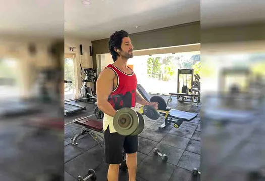 <strong>Trying to get fit? Allow Aditya Seal to train you!</strong>