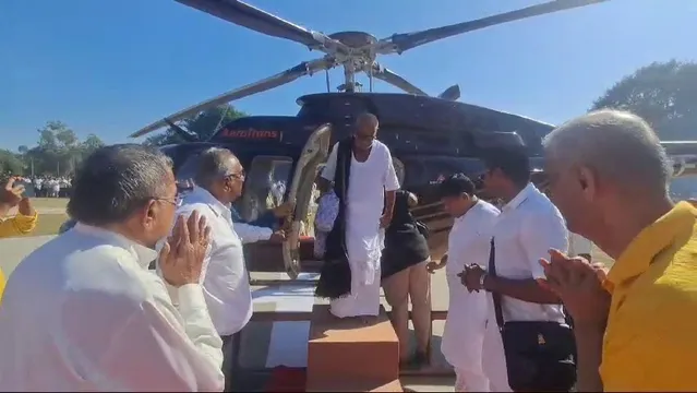 Morari Bapu arrives in Bharuch for Ram Katha at Mangaleswar