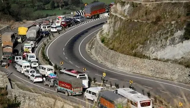 Srinagar-Jammu National Highway partially restored for traffic