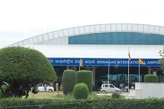 Srinagar airport handled 110 flights, over 14,000 passengers on Thursday