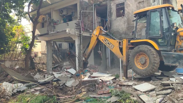 Ankleshwar: Administration launches drive to remove illegal encroachments on main Roads, police deployed