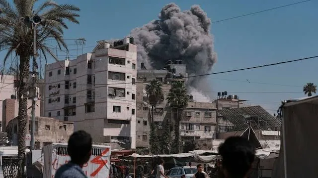 30 Killed in Israeli attack near aid delivery site in Rafah