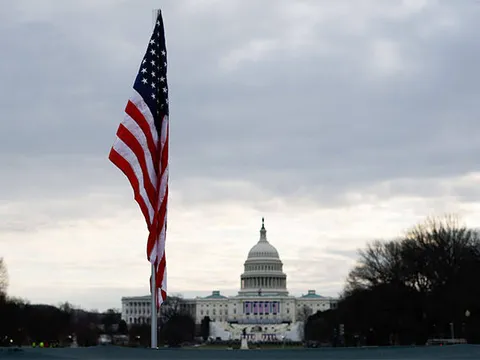 US visa applicants must make social media accounts public for screening