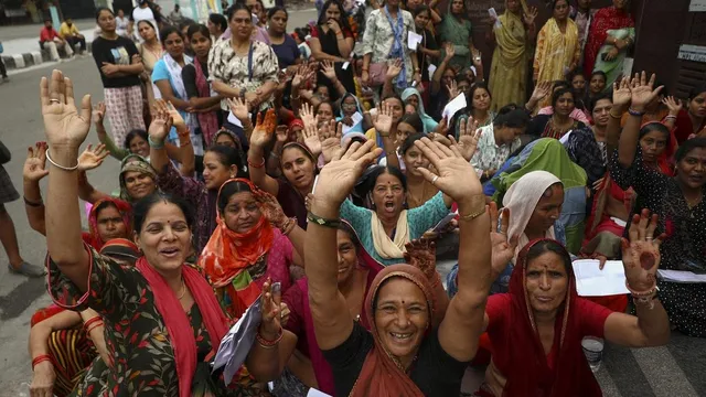 Amarnath Yatra 2025: Over 6,400 Pilgrims Depart Jammu base camp for Kashmir Amid Tight Security