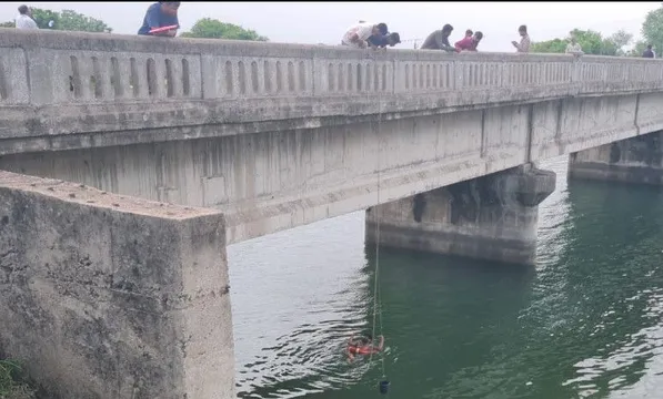 Five bridges on Narmada Canal closed, four restricted for heavy vehicles following Inspection drive