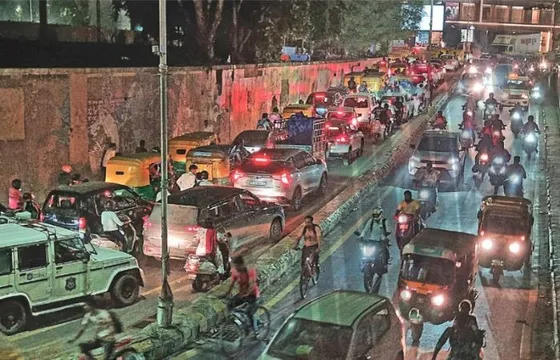 Ahmedabad : Commuters Stuck in Long Jams as Shahibaug Overbridge Closes