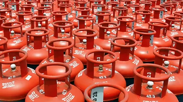 Govt Decides to provide 25 lakh additional LPG connections under Pradhan Mantri Ujjwala Yojana