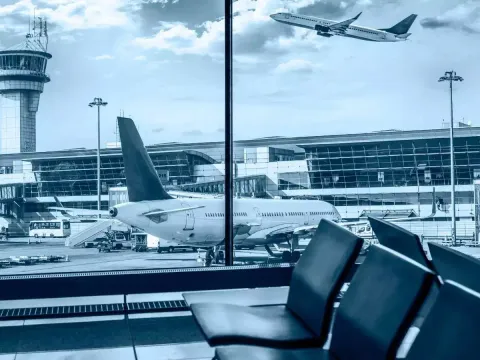 U.S. Faces Worst Air travel chaos of shutdown: 10,000 Delays, 3,200 cancellations hit passengers