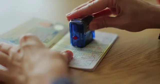 India resumes tourist visas for Chinese citizens around the world