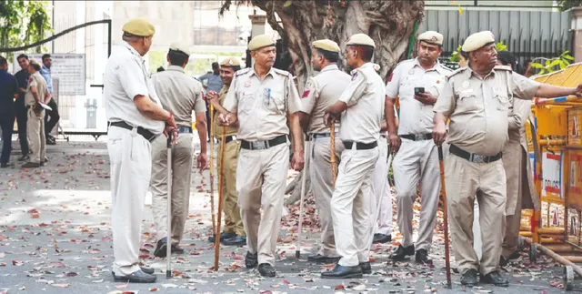 Ahead of New Year, Delhi Police Arrest 285, Seize Weapons and Drugs in ‘Operation Aaghat 3.0’